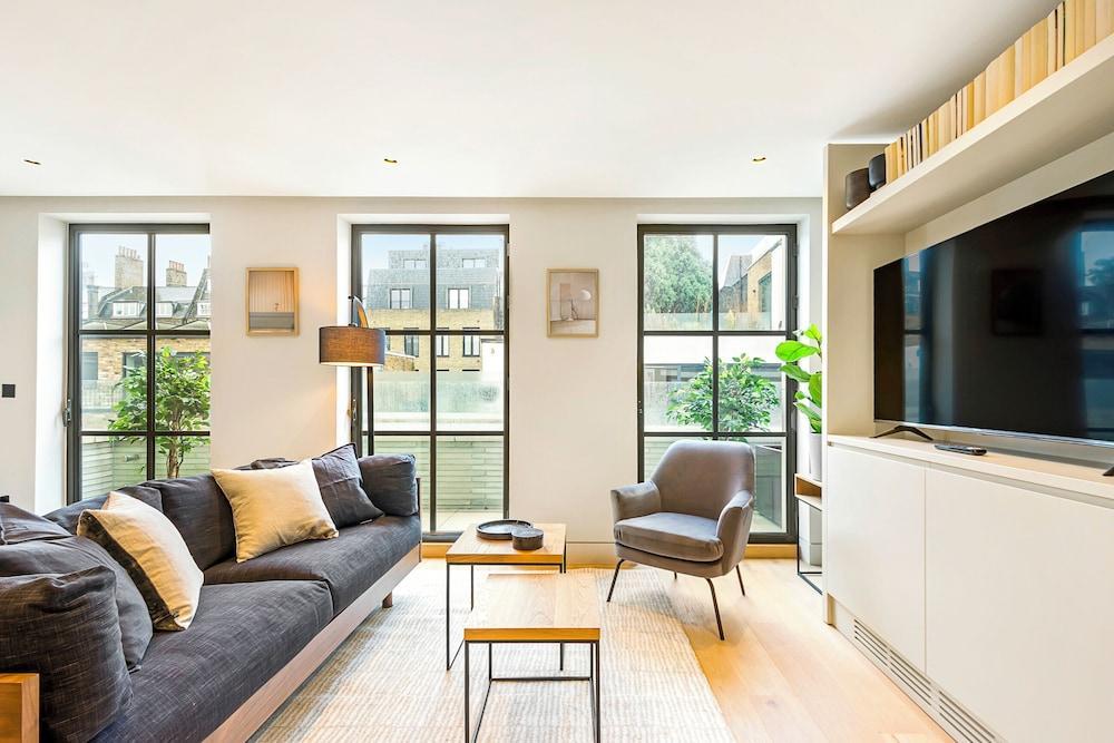 Be London - The Bloomsbury Residences - Tap to explore photos