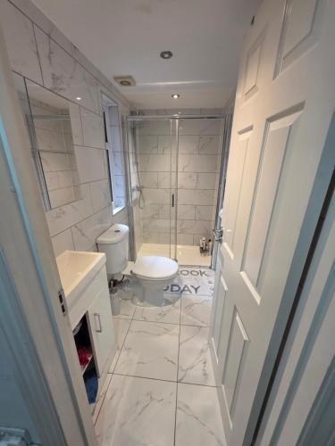 Comfy Fenia Stay Room Type - Double Room