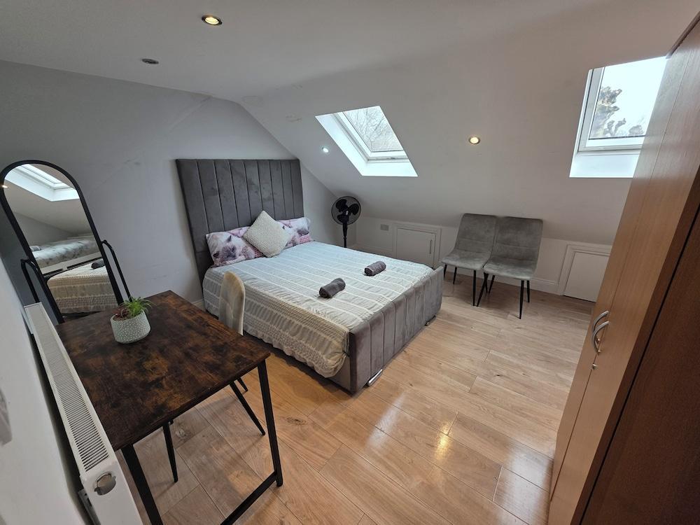 Comfy Fenia Stay Room Type - Family Triple Room