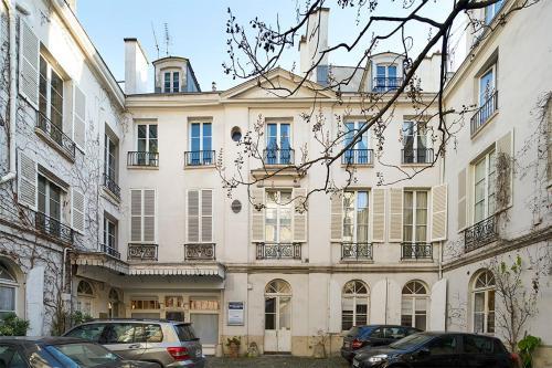 Saint Germain Flat Room Type - One-Bedroom Apartment Saint Germain Flat Room Type - One-Bedroom Apartment