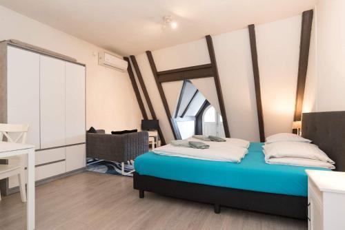 RedLight District Smokers Friendly Private Studio