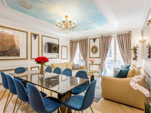 Merveil - Luxury Suite -Champs Elysees- Ponthieu I - Tap to explore photos