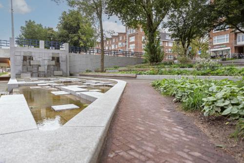 Gorgeous And Stylish Place For Two In Hip West! Room Type - One-Bedroom Apartment