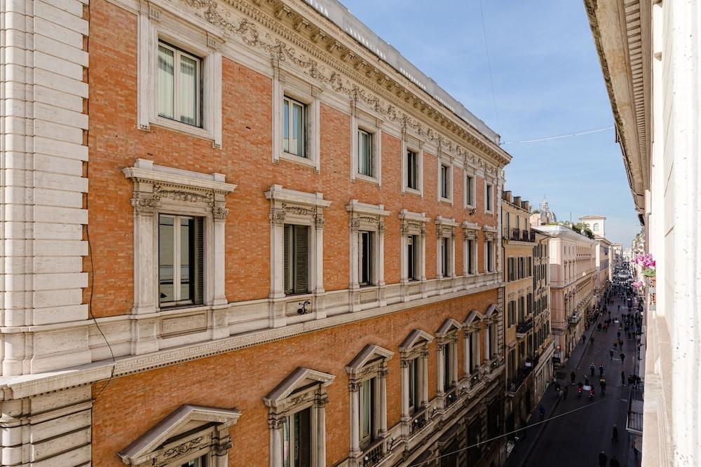 Antica Residenza del Corso - Tap to explore photos