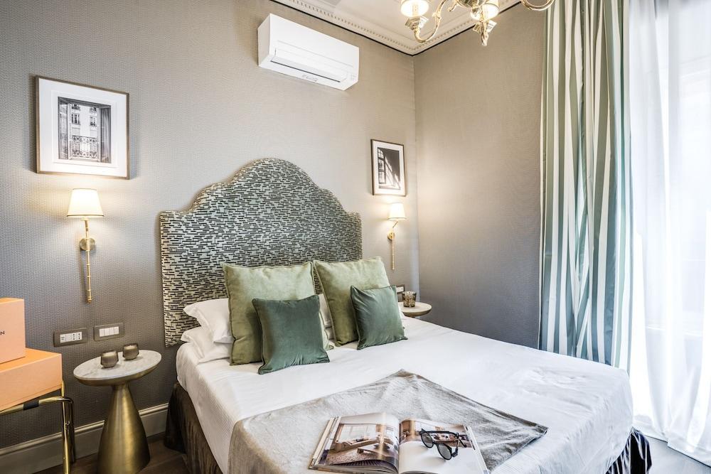 Antica Residenza del Corso Room Type - Deluxe Triple Room Antica Residenza del Corso Room Type - Deluxe Triple Room
