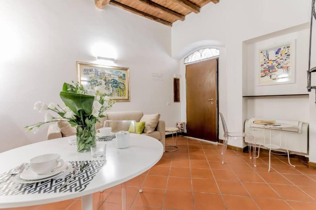 Cozy Apartment Della Purificazione 68 - Tap to explore photos