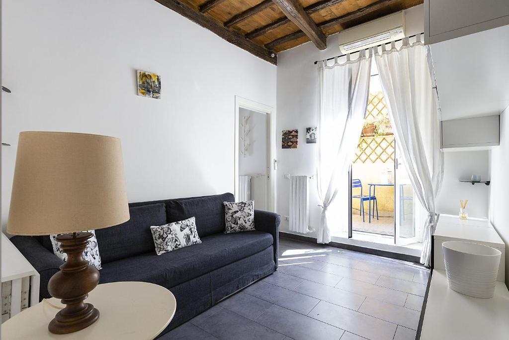 Emma's Apartment Borgo, Vatican City - Tap to explore photos