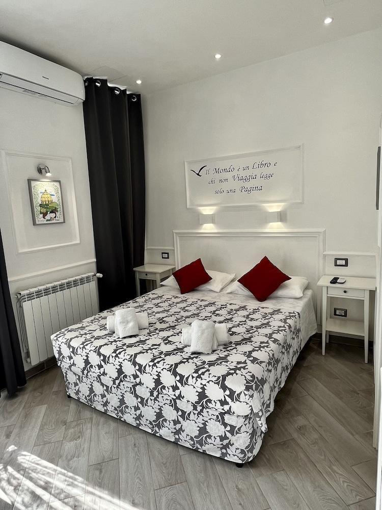 Domus Giordano Room Type - Superior Room
