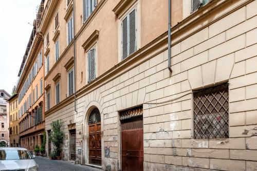 Roman Loft Steps from Piazza Navona IREX Apartment