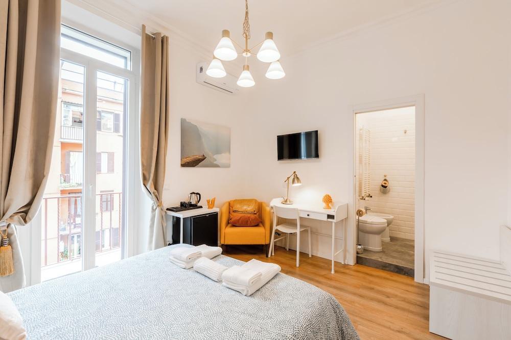 Rome Lux House guest rooms Room Type - CAMERA MATRIMONIALE