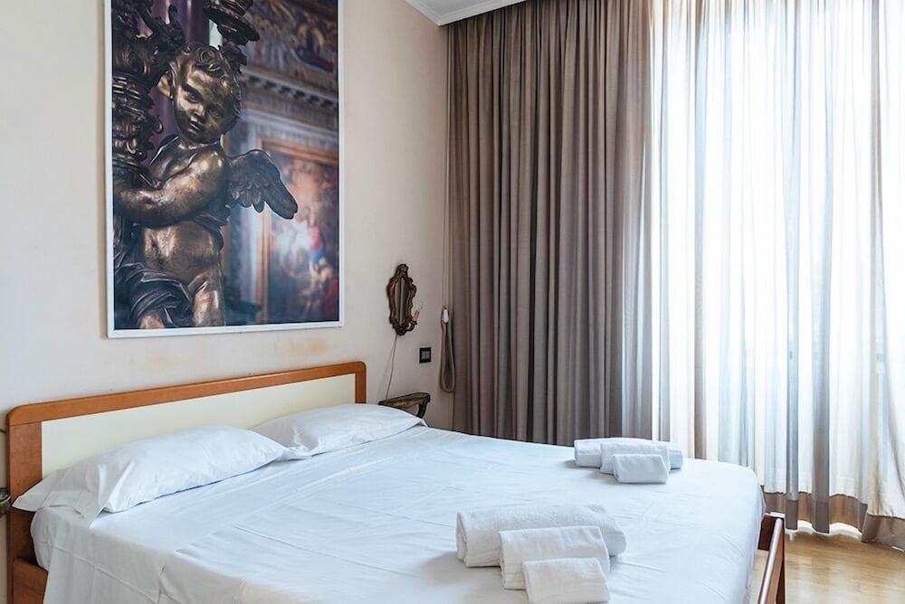 TIBERINA APARTMENTS - ROME TRASTEVERE - Tap to explore photos