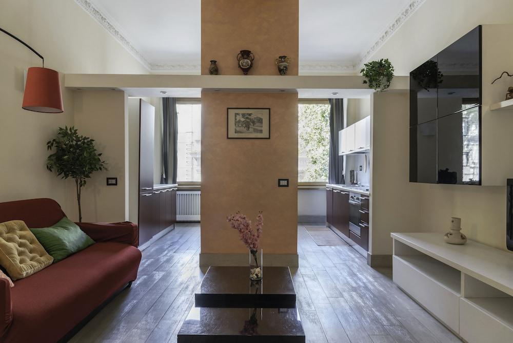 TIBERINA APARTMENTS - ROME TRASTEVERE - Tap to explore photos