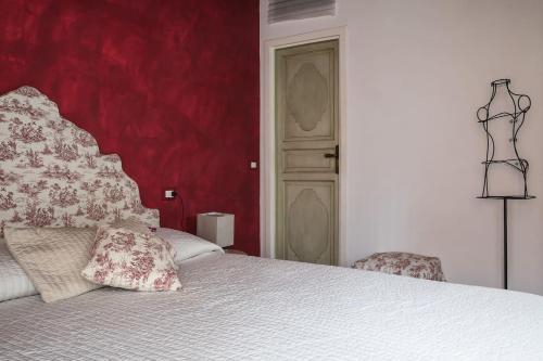 CRISPI DELUXE 2 bedroom - Tap to explore photos