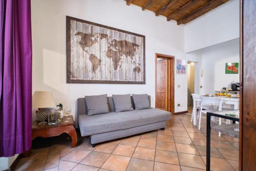 2 Bdr family apt Balestrari Palace Campo dei Fiori Piazza Navona Piazza Venezia Room Type - Two-Bedroom Apartment 2 Bdr family apt Balestrari Palace Campo dei Fiori Piazza Navona Piazza Venezia Room Type - Two-Bedroom Apartment