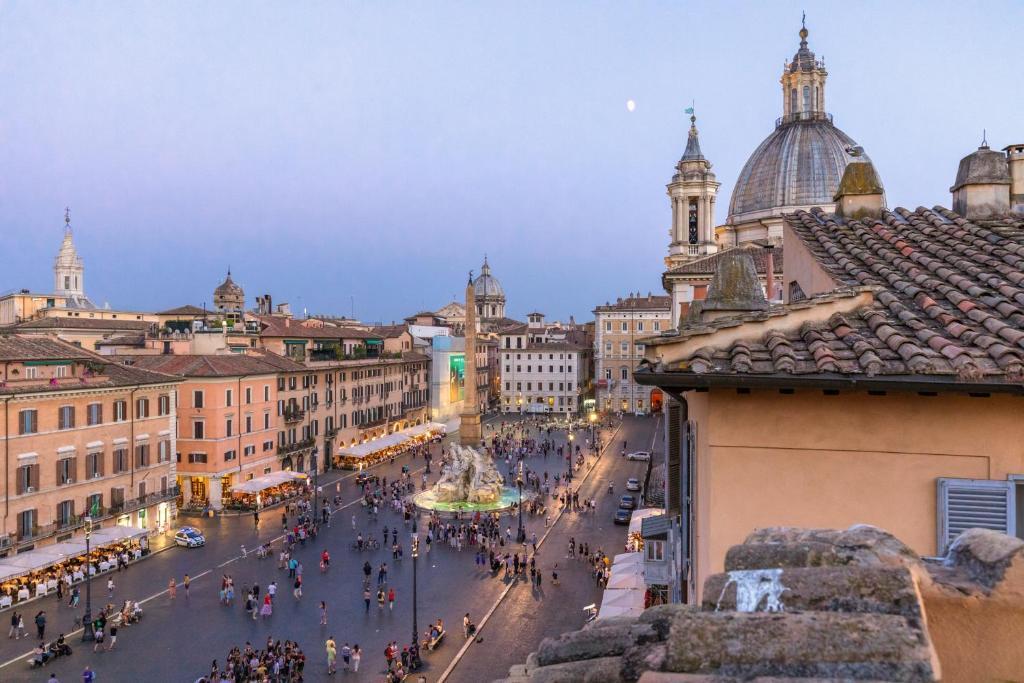 Presidential Penthouse Navona - Tap to explore photos