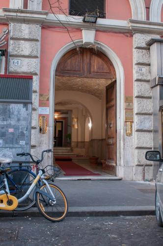 St. Peter Vatican Apartment - Tap to explore photos