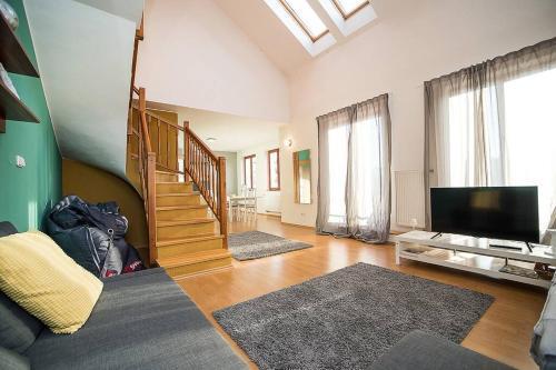 Great Terrace in Big, Central Flat - Tap to explore photos