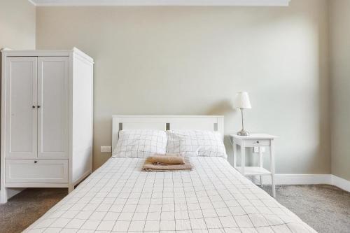221 Clapham Road Apartments