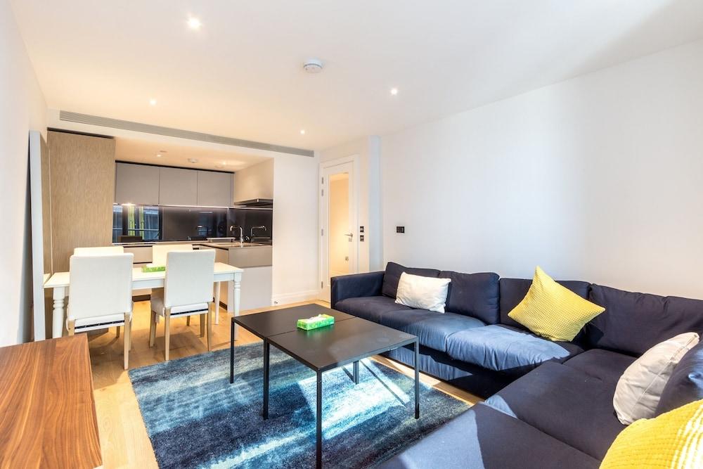 Stylish 2 Bed Flats Near US Embassy - Tap to explore photos