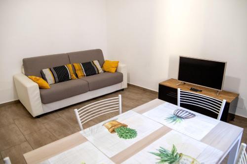 Sannio Apartment - near Metro San Giovanni by RHR - Tap to explore photos