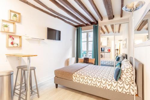 Ternes Cozy Studio Room Type - One-Bedroom Apartment