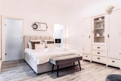 Wenceslas Square / Main Station - NEW STUDIO***** Room Type - Studio Apartment