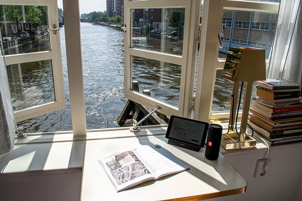 SWEETS - Van Hallbrug Room Type - Apartment, 1 Double Bed, Canal View