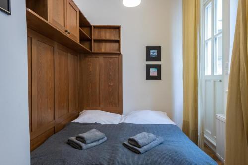 Apartman Carolinum - Tap to explore photos