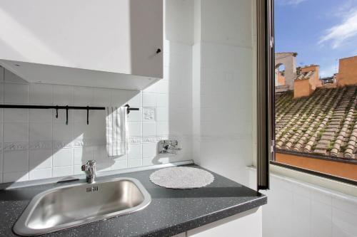 Take me Rome - Roman Forum Apartments - Tap to explore photos