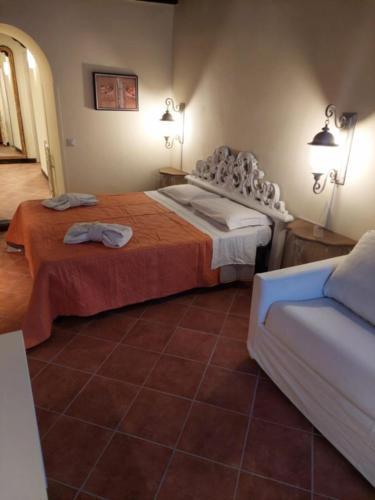 Casa Vacanze Campo de' Fiori by ACS HOLIDAYS - Tap to explore photos