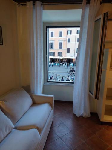 Casa Vacanze Campo de' Fiori by ACS HOLIDAYS - Tap to explore photos