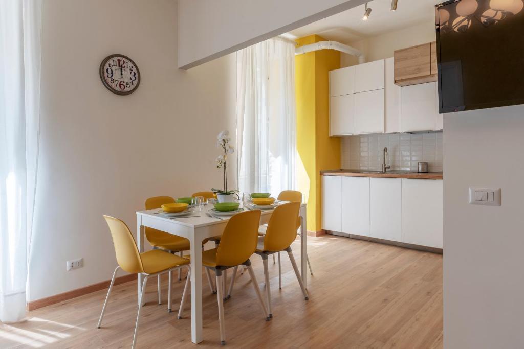 GuestHost - Piazza di Santa Maria Maggiore Cosy Apartment - Tap to explore photos