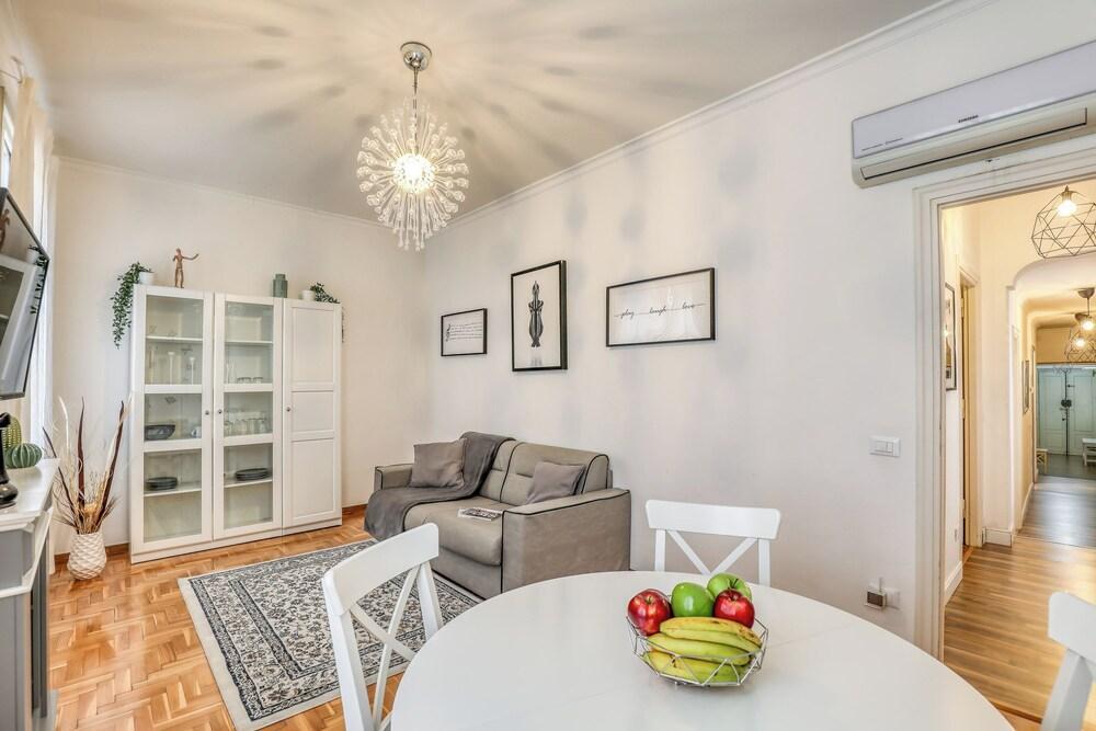 Atrhome Penthouse Frattina Room Type - House, 1 Bedroom, Balcony