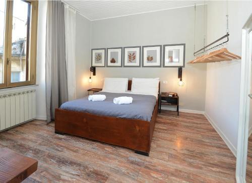 Natale del Grande Stylish Apartment - Tap to explore photos