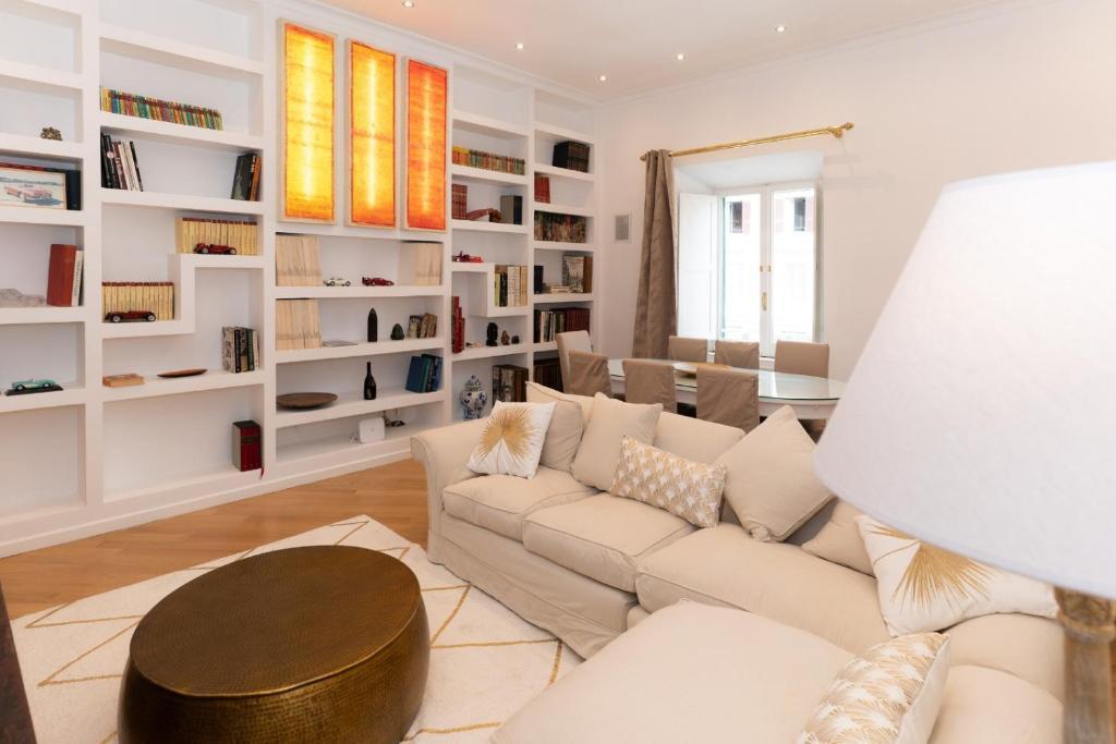Luxury Laura Vatican Apartment ROMA CENTRO - Tap to explore photos