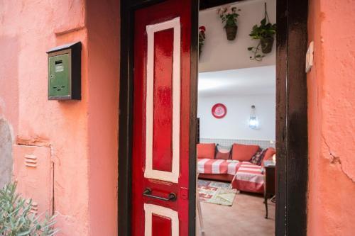Moroni Trastevere Cozy Apartment - Tap to explore photos