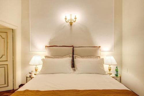 Spagna Luxury Apartment - Piazza di Spagna Room Type - Deluxe Apartment Spagna Luxury Apartment - Piazza di Spagna Room Type - Deluxe Apartment