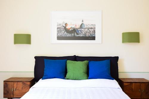 Bright and Comfy 3 bedroom apt in Monti - Tap to explore photos