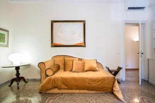 Flat Two - Tap to explore photos