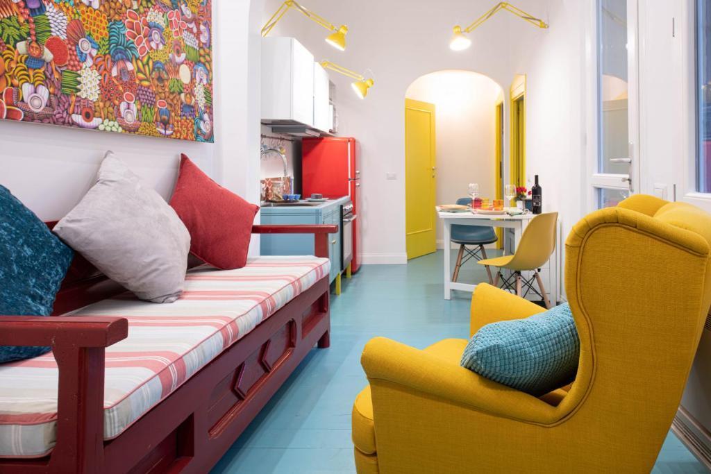 Trastevere Colorful Apartment with Terrace! - Tap to explore photos