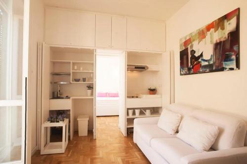 Erida 2 Apartment Spanish Steps - Tap to explore photos