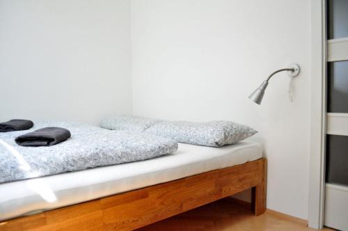 Central-Modern-Apartment - Tap to explore photos