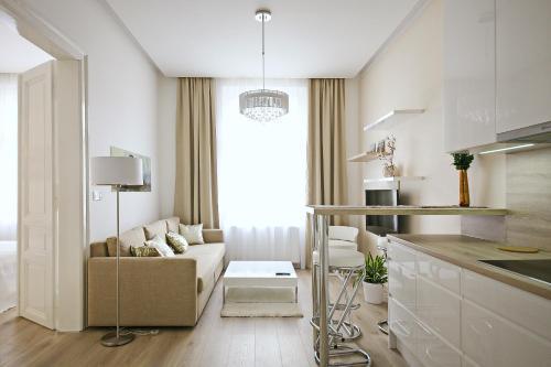 Luxury Center Apt. Charles bridge walking distance - Tap to explore photos