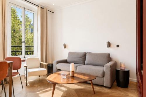 TheBlueStay 346 - Stunning Apartment in Paris 8 - Tap to explore photos