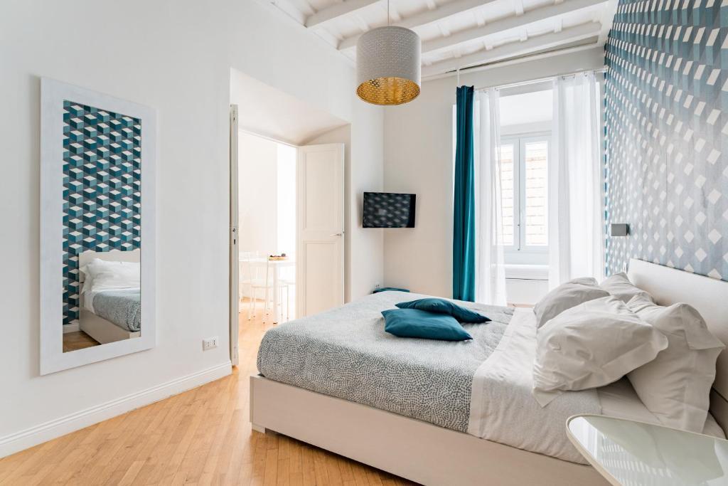 FAMM Apartments - Charming and cozy Flat at Pantheon - Tap to explore photos