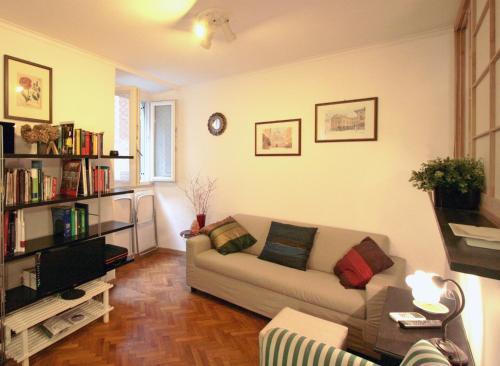 Roma center Fori Imperiali Raffy's charming Suite - Tap to explore photos