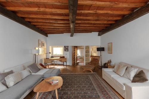 Classic and chic apartments in Trastevere - Tap to explore photos