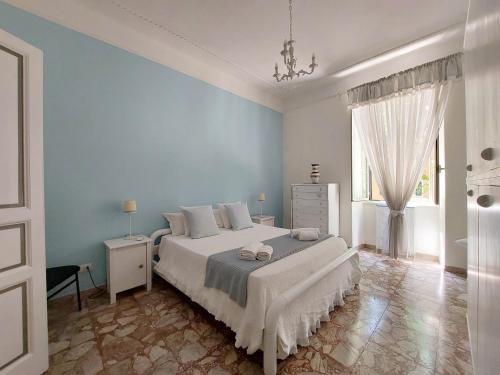 4bnb - Luxury Mazzini Apartment - Tap to explore photos