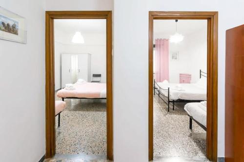 HostMe Gardenhouse Vaticano - Tap to explore photos