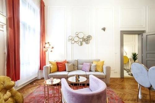 Palace Apartment by Main Station - Premier - Tap to explore photos
